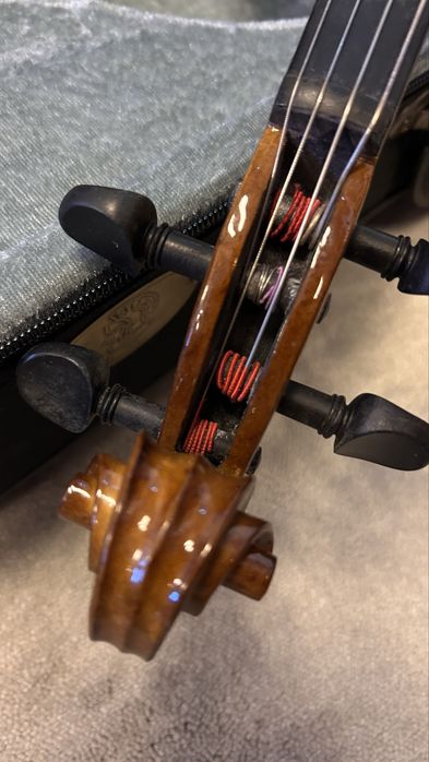 Viola de arco como nova