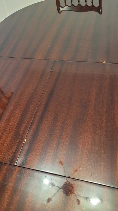 Conjunto sala jantar. Mesa + Cadeiras