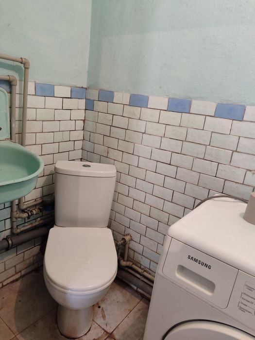 Продається частина будинку в самому центрі міста. Чортків