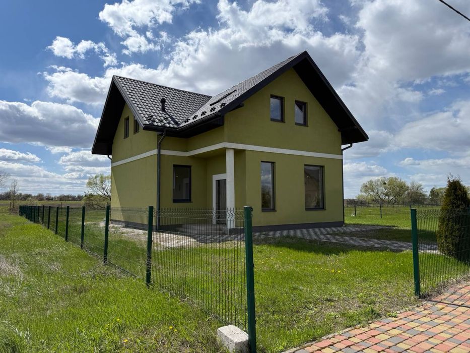 Продаж готового будинку на великій ділянці! Без комісії
