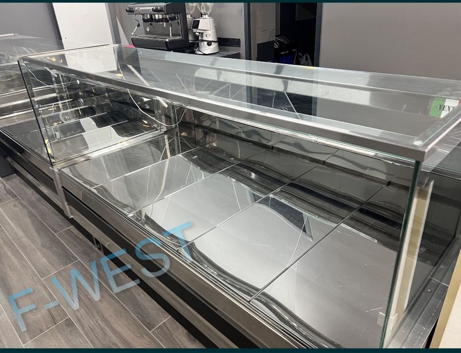 Холодильна вітрина КУБ з динамічним охолодженням в наявності