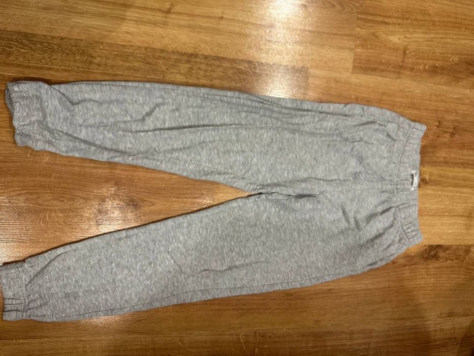 Спортивні сірі штани