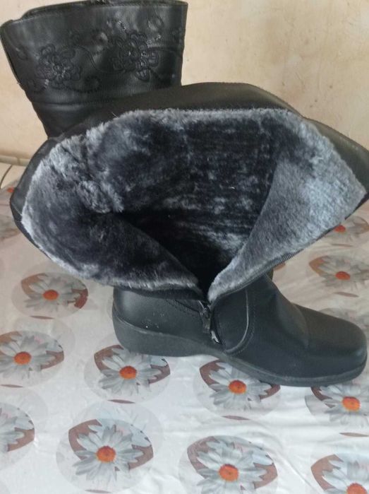Женские сапоги зима (р-42,  стелька - 26,7 см) на широку ногу.