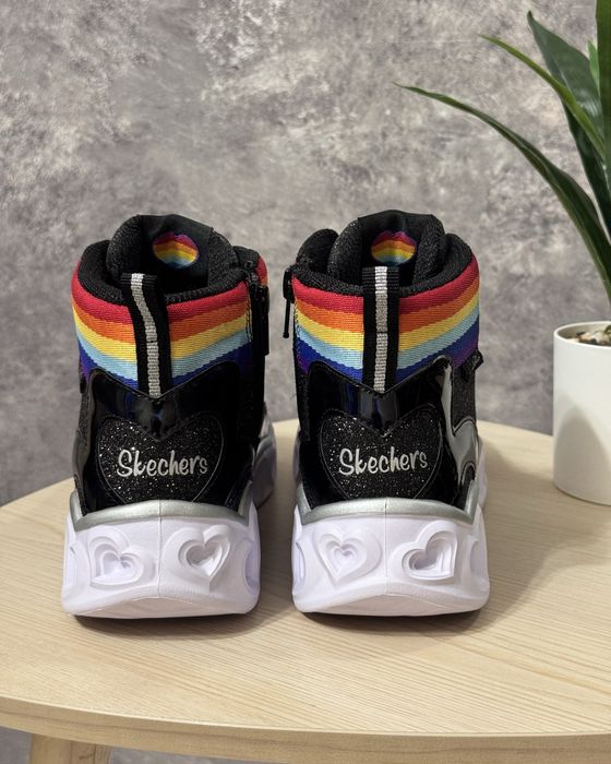 (36 р) Дитячі черевики Skechers , з мигалками Устілка 23 см