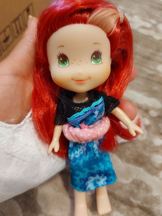 Лялька Шарлота Суничка