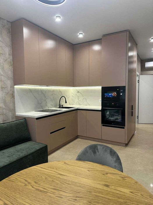 Власна 1к квартира в 66Ж з гардеробною як у Керрі Бредшоу