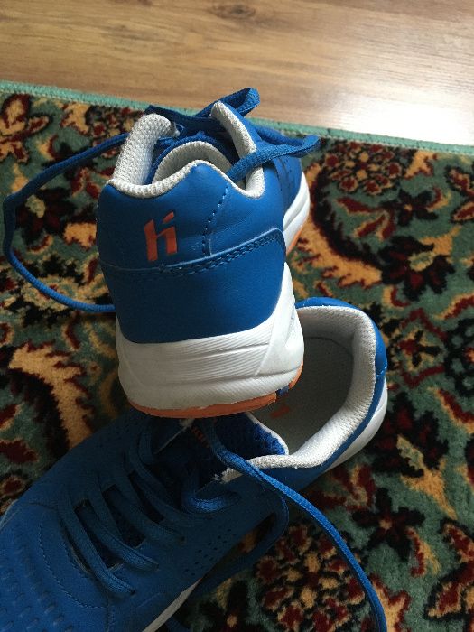 Juniorskie buty halówki HUARI dla chłopca