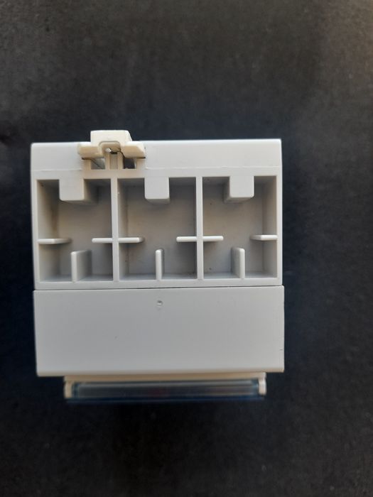 Таймер добовий Legrand 03752 ( 16А - 250В )