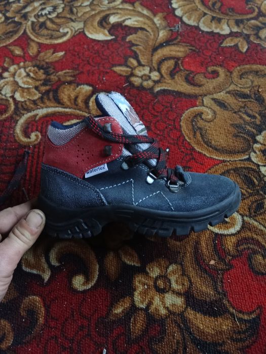 Чудові дитячі черевички