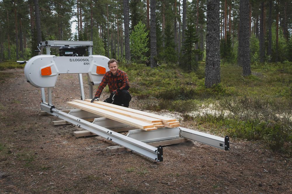 Trak taśmowy B701 z silnikiem elektrycznym o mocy 4,6 kW