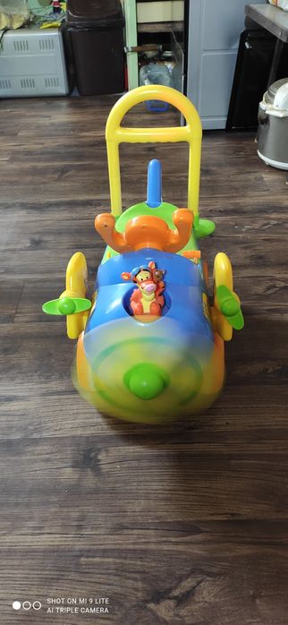 Машинка  сиди и лети