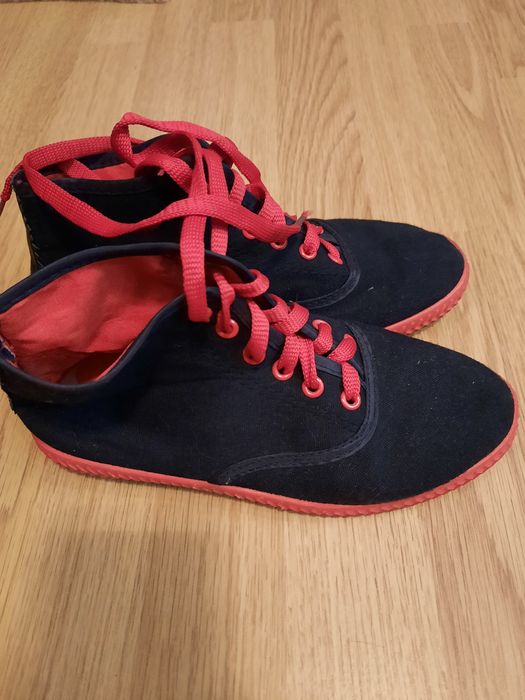 Жіночі стильні кеди