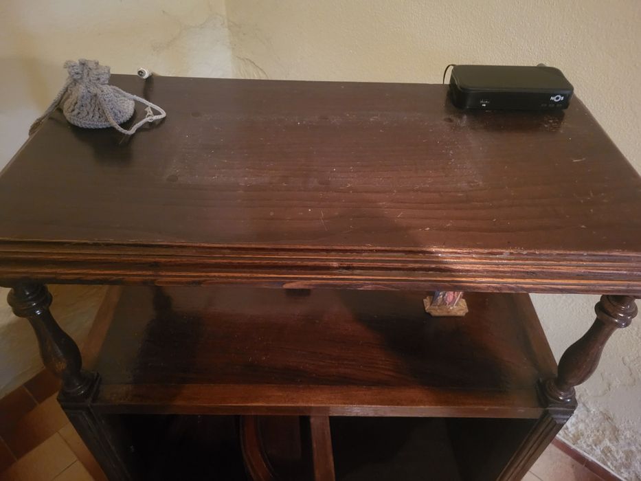 Móvel com garrafeira