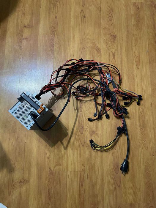 2 Серверні блоки живлення IBM Emerson 1975W