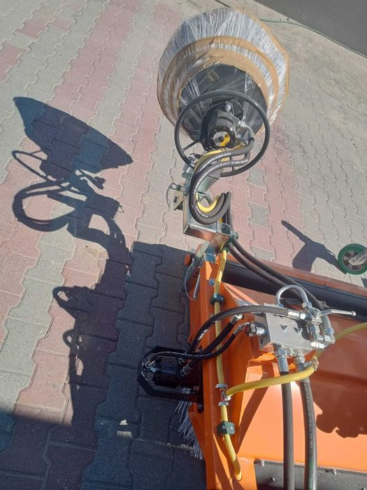 Zamiatarka drogowa-uliczna 2,30cm