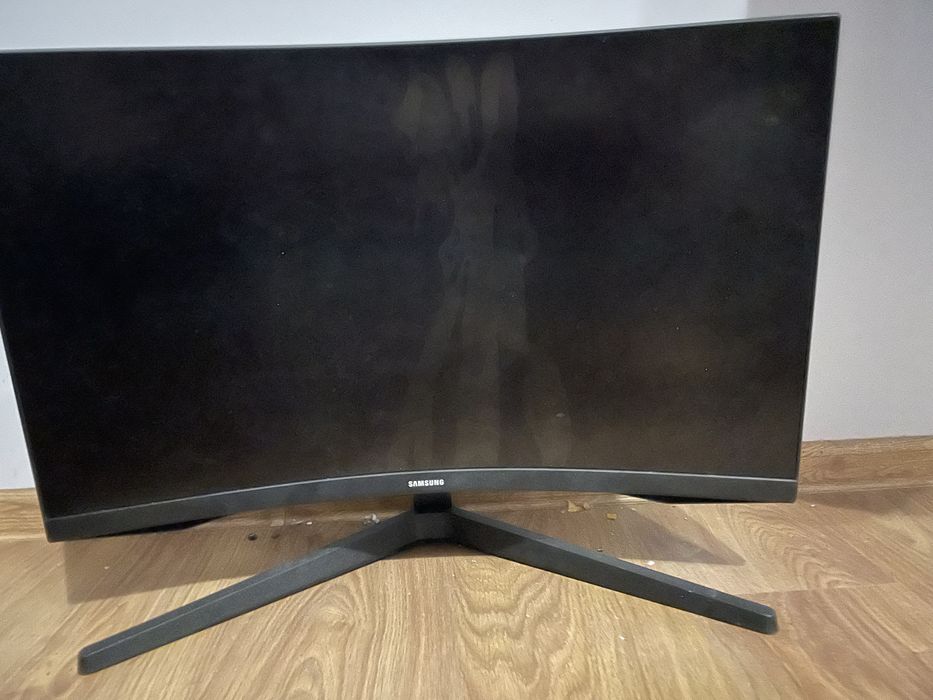 Samsung oddysey 5g z rozwaloną matrycą