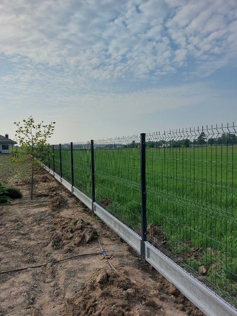 Montaż ogrodzeń panelowych Ogrodzenie panelowe bramy furtki