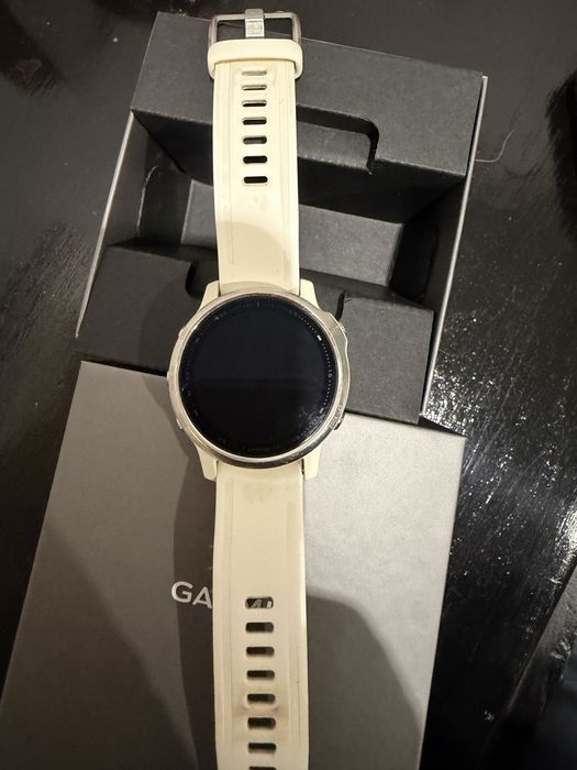 Garmin Fenix 8 Amoled 43 mm Branco Silver