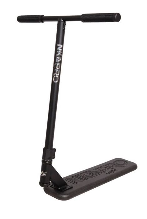 Hulajnoga NKD PRO LIGHTWEIGHT na trampoline