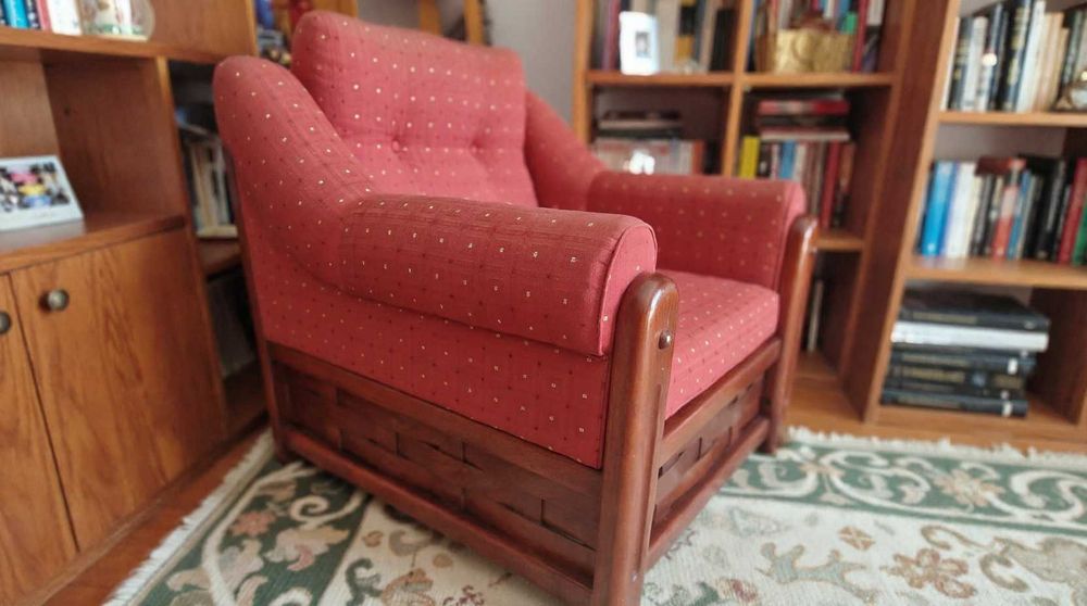 Conjunto de Sofás Vintage em Madeira Maciça + Poltrona Pele Sintética | Excelente Estado