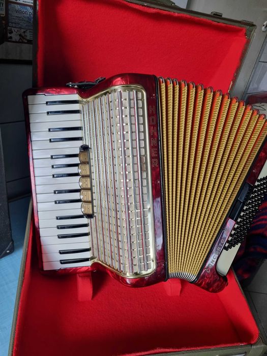 Sprzedam akordeon 72 basy hoh er