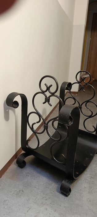 Stojak na drewno kominkowe