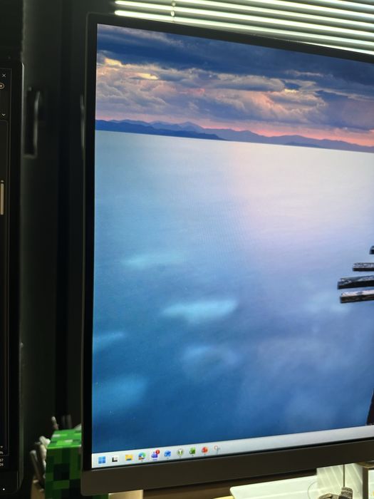 Monitor HP elitedisplay e273q