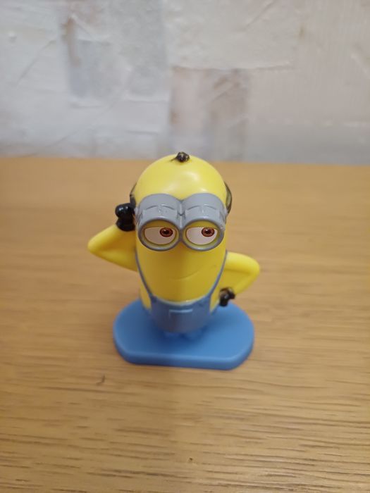 Фигурки миньонов Nestle плюс наклейка