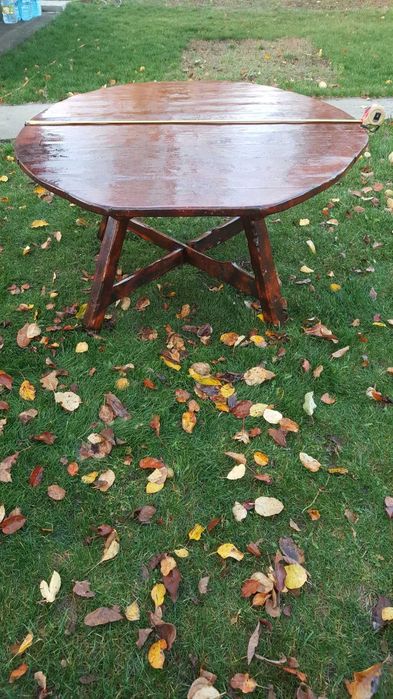 Продам деревянный стол