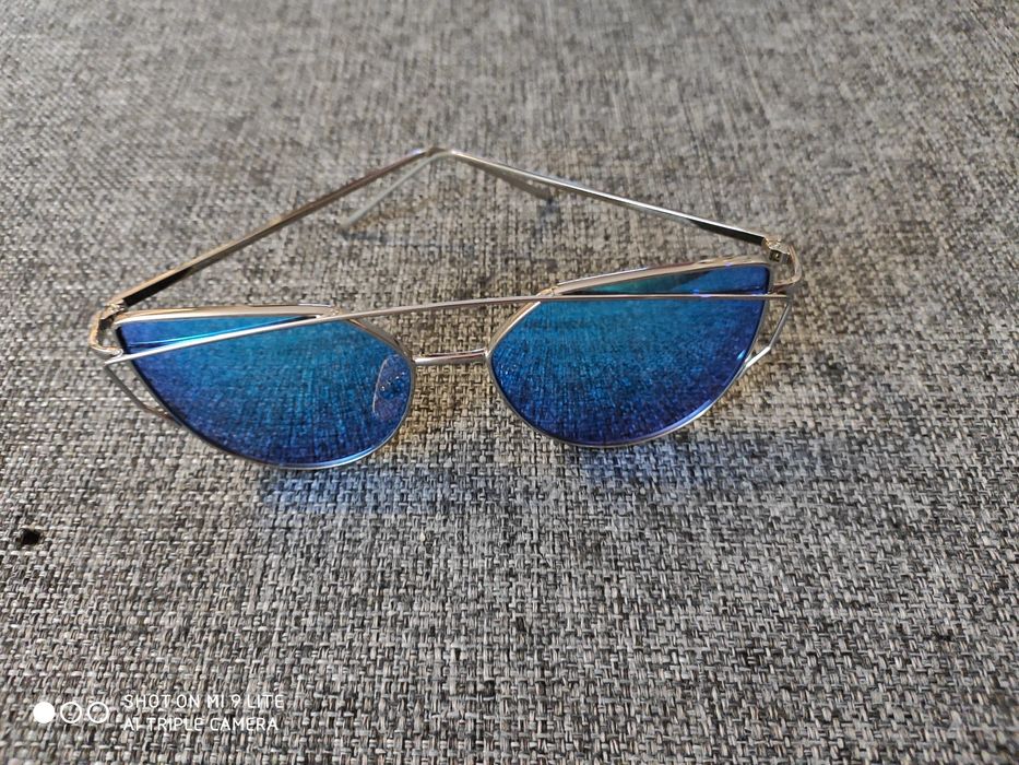 Niebieskie okulary