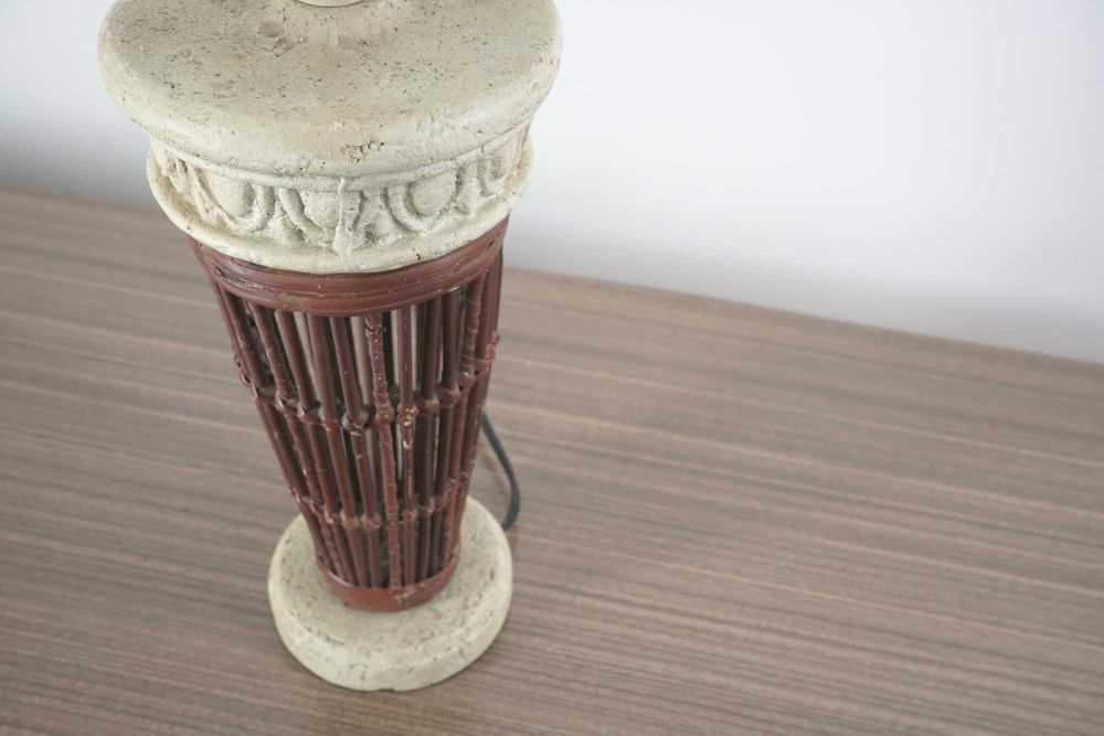 1 Candeeiro de Teto + 1 Candeeiro de Mesa64729838426115121