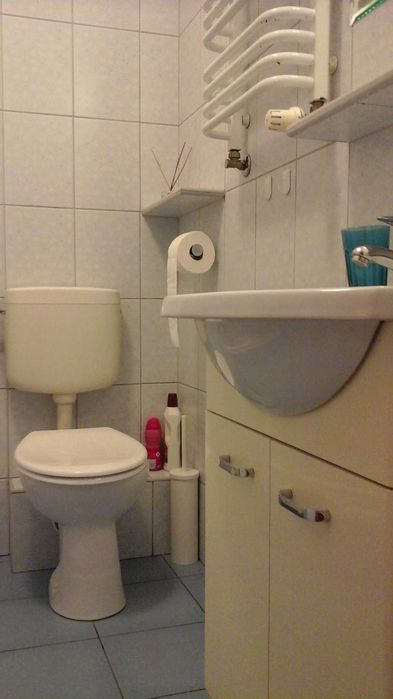 Do wynajęcia od 01.10. umeblowana kawalerka w wieżowcu przy Krowoderskich Zuchów