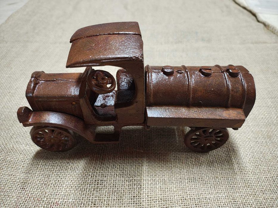 Carro em ferro fundido