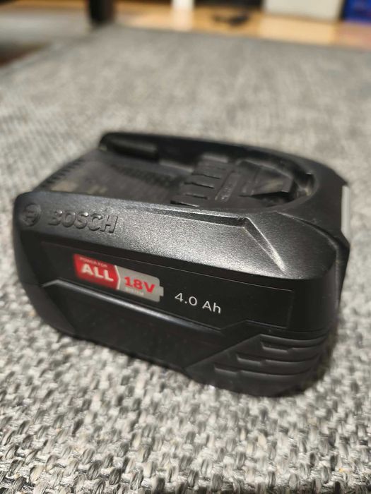 Bosch PBA 18v 4.0Ah W-C