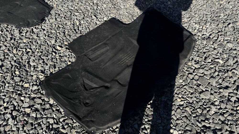 Шумоізоляція Капота БМВ Е39 Шумка капота бмв е39 шумка Шрот BUMER