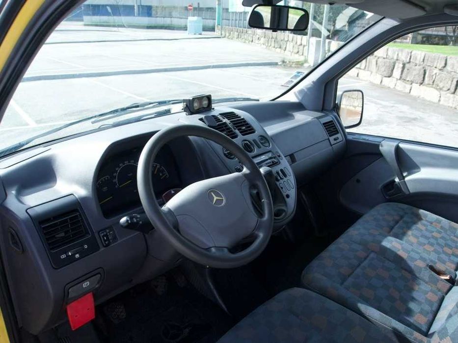 Mercedes Vito Camper Van / Surf Van – Cama – Pronta para Viagens