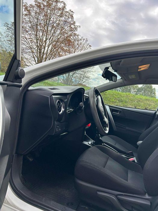 Samochód Toyota Auris