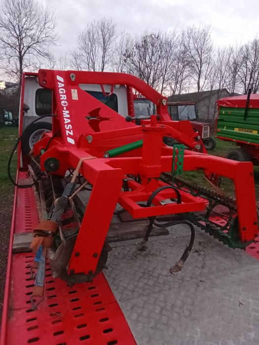 Rozsiewacz nawozów AMAZONE ZA-U 1001 pojemnosc 1200kg