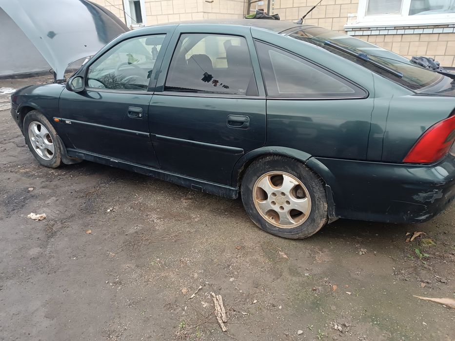 Вектра б газ4. 2002р 1.8