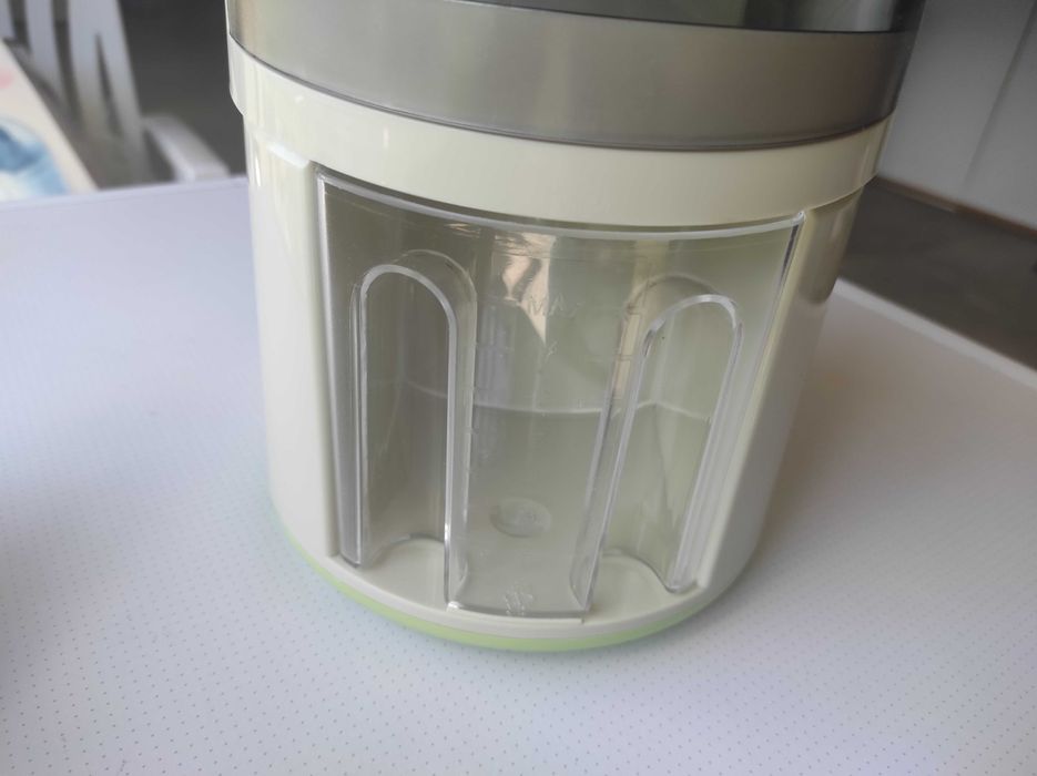 SUPER PREÇO - Centrifugadora de alimentos (faz sumos) NOVA