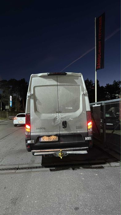 Wynajem busa Iveco Daily L3H3 Hak uciąg 3.5t Stalowa Wola i okolice