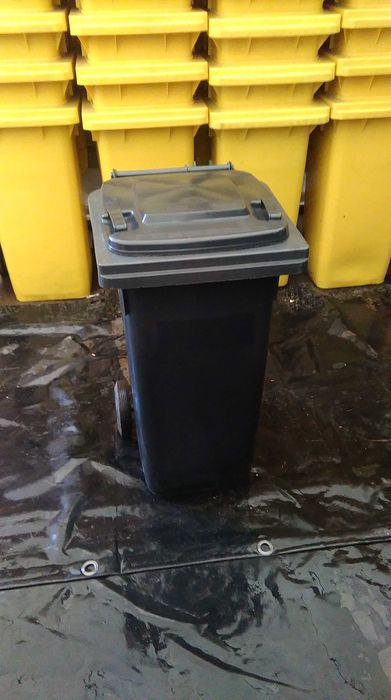 Używane pojemniki na odpady 120l niemieckie kosze na śmieci grafit