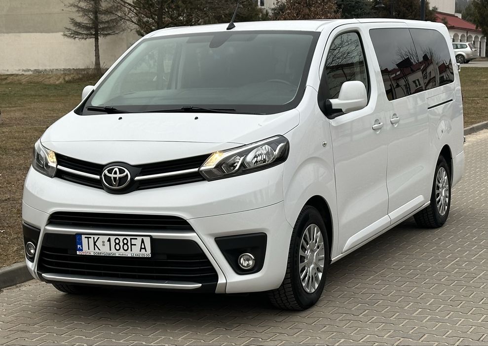 Wynajem bus 9 osobowy, wypożyczalnia, transfery na lotniska imprezy