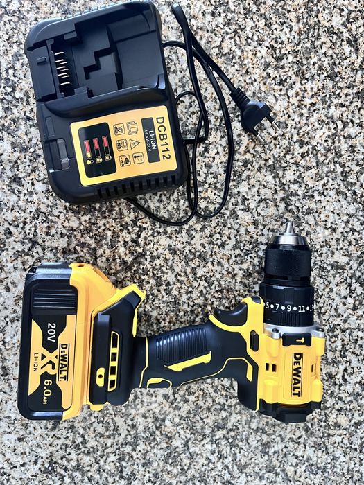 Aparafusador dewalt com bateria de 6A