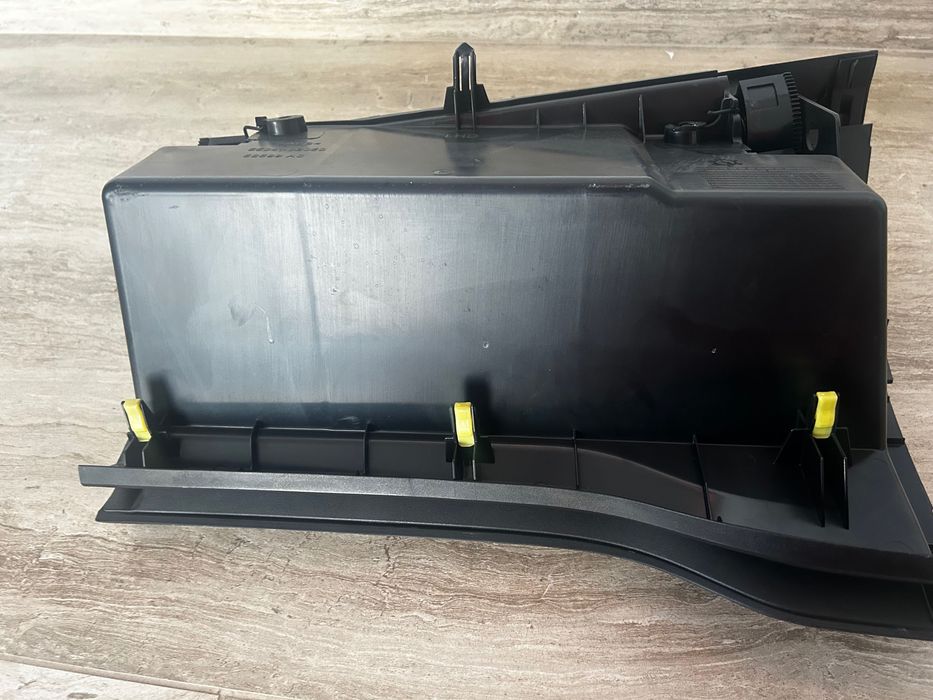 Бардачок для Tojota auris
