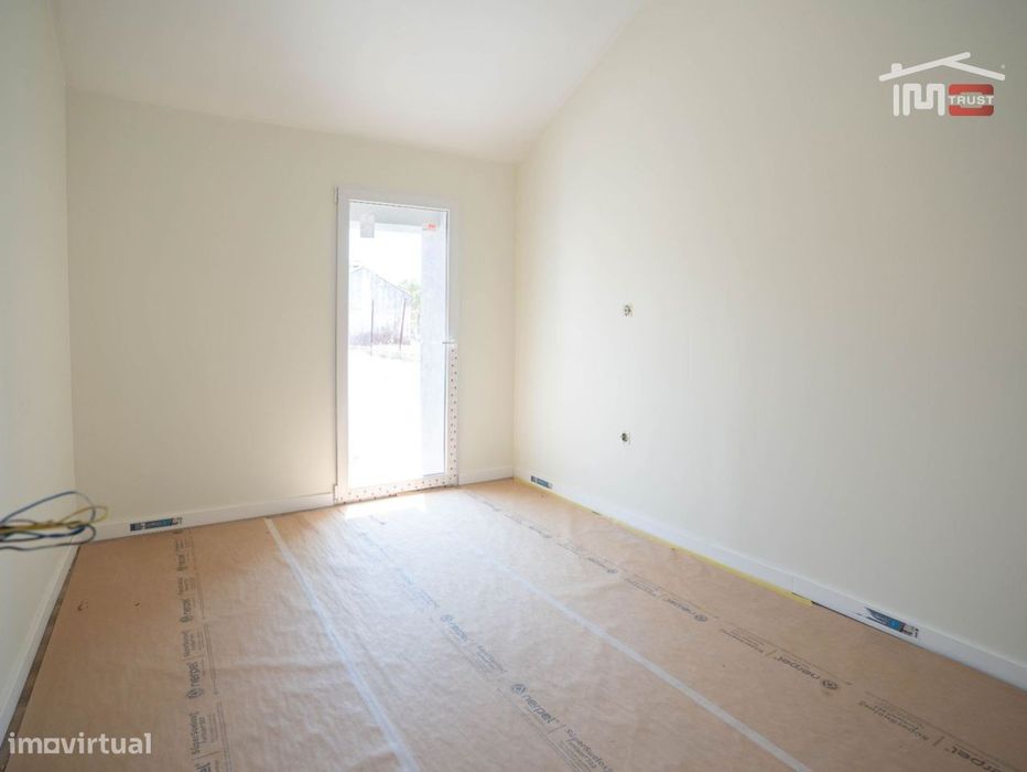 Moradia Térrea Totalmente Remodelada com Espaço Exterior | Pego, Ab...