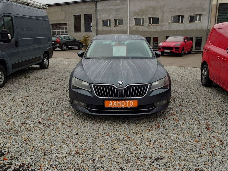 Skoda Superb DSG 190 KM  Atrakcyjny wygląd