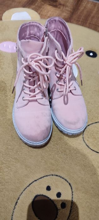 Dwie pary różowych damskich butów. Nie wysyłam. Odbiór osobisty.