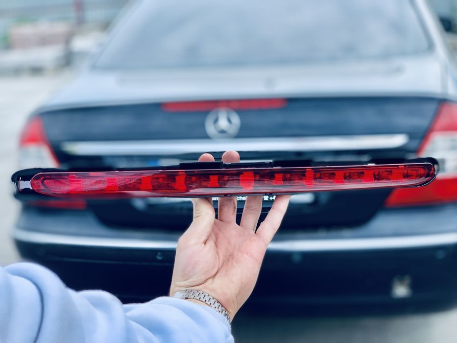 Стоп кришки багажника Мерседес W211 Фонарь Запчасти Авторазборка e220