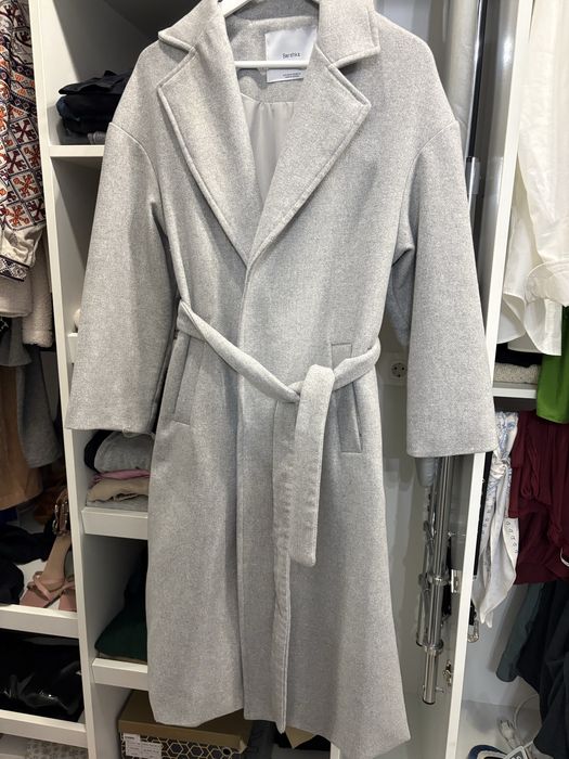 Пальто сіре Bershka